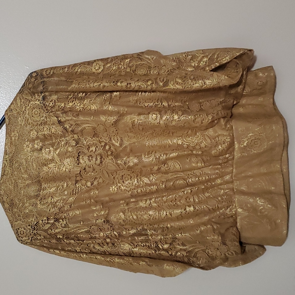 Tops - Picture 2 of 2